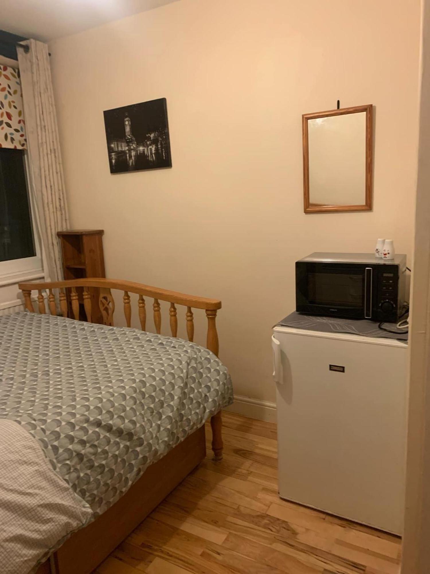 Private Lovely Double Bedroom High Wycombe Exterior photo